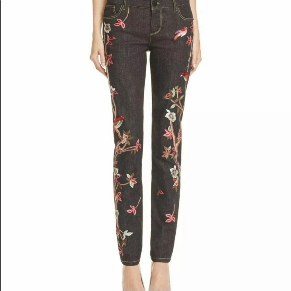 Alice + Olivia Jane Embroidered Jeans. Size 28